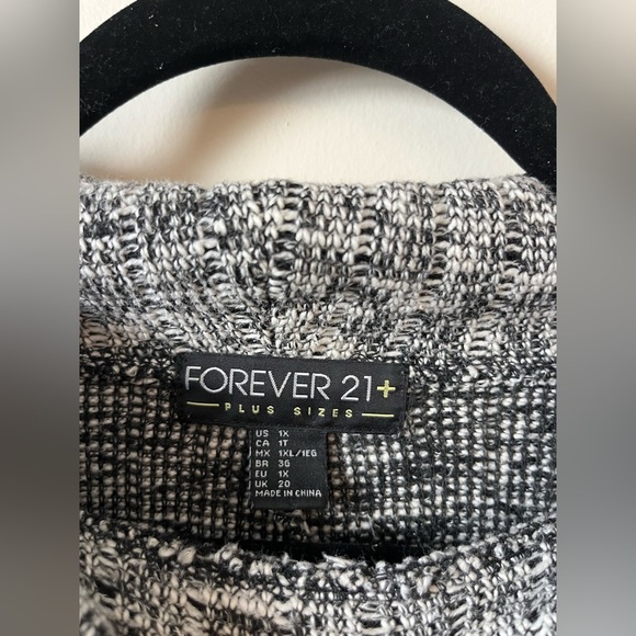 Forever 21 Plus Gray Oversized Knit Sweater Size 1X - Picture 3 of 3
